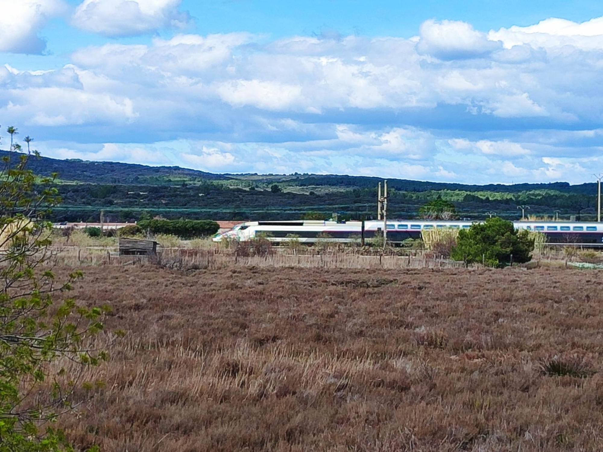 Mobilhome Au Camping Les Salins De La Gardiole Ex Camping Europe ヴィック・ラ・ガルディオル エクステリア 写真