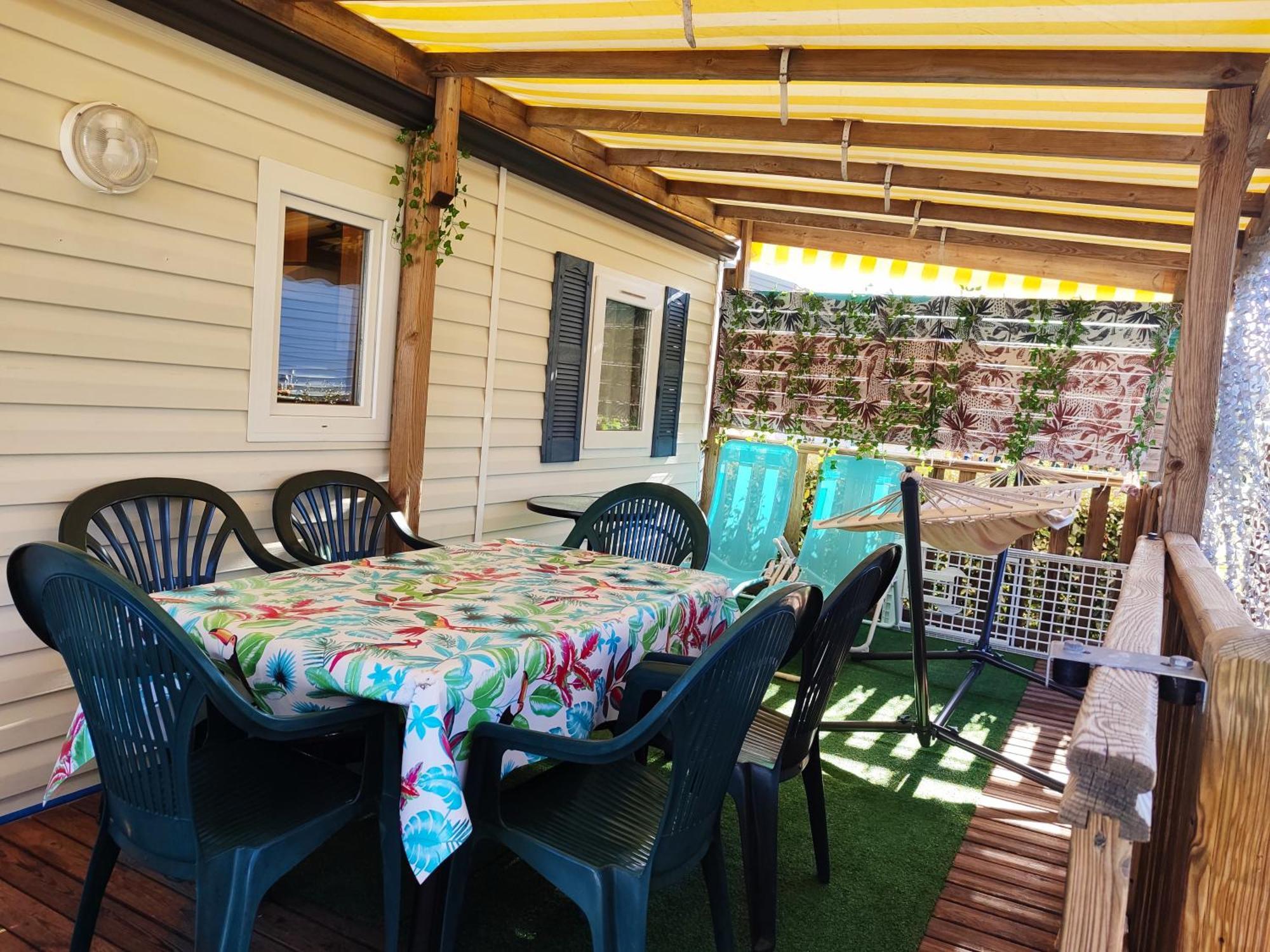 Mobilhome Au Camping Les Salins De La Gardiole Ex Camping Europe ヴィック・ラ・ガルディオル エクステリア 写真