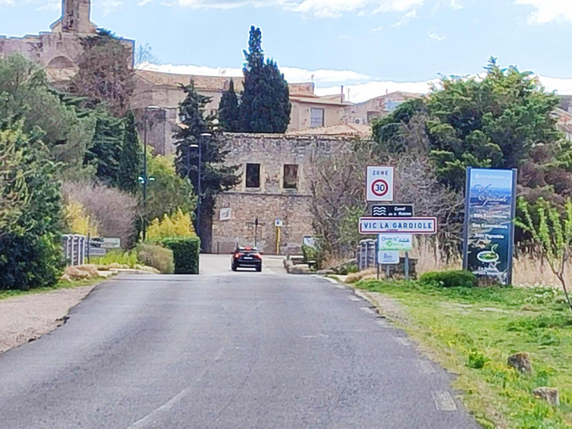 Mobilhome Au Camping Les Salins De La Gardiole Ex Camping Europe ヴィック・ラ・ガルディオル エクステリア 写真