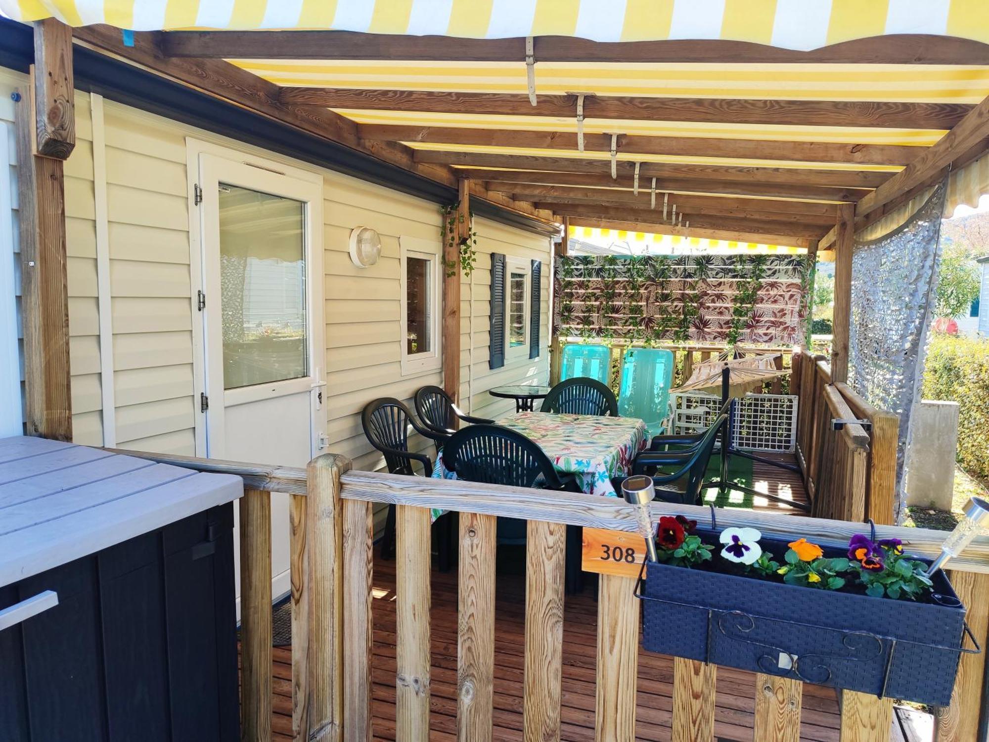 Mobilhome Au Camping Les Salins De La Gardiole Ex Camping Europe ヴィック・ラ・ガルディオル エクステリア 写真