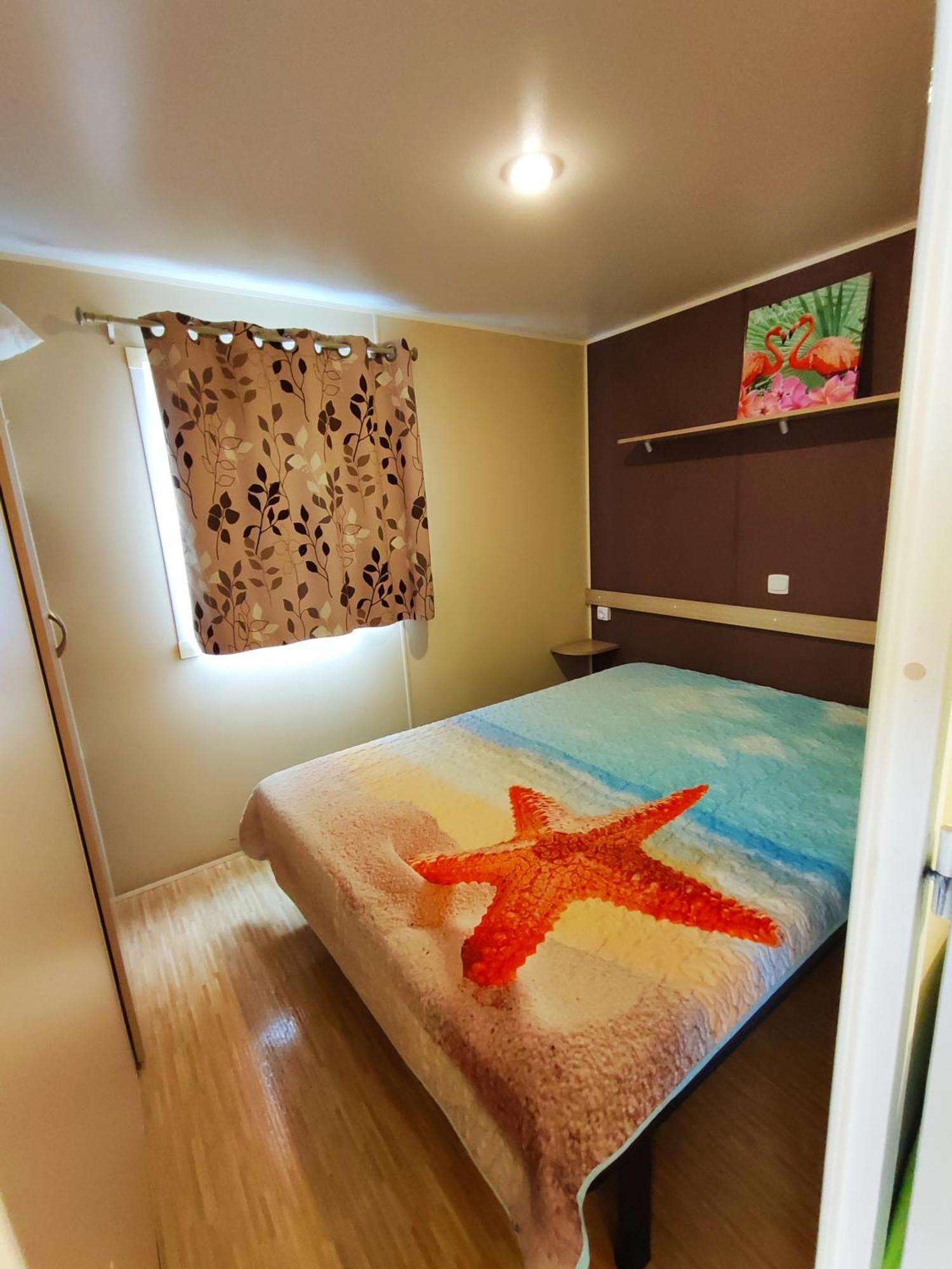 Mobilhome Au Camping Les Salins De La Gardiole Ex Camping Europe ヴィック・ラ・ガルディオル エクステリア 写真